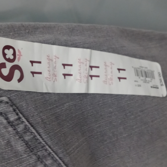 Stretch Skinny Jeans - Picture 5 of 5